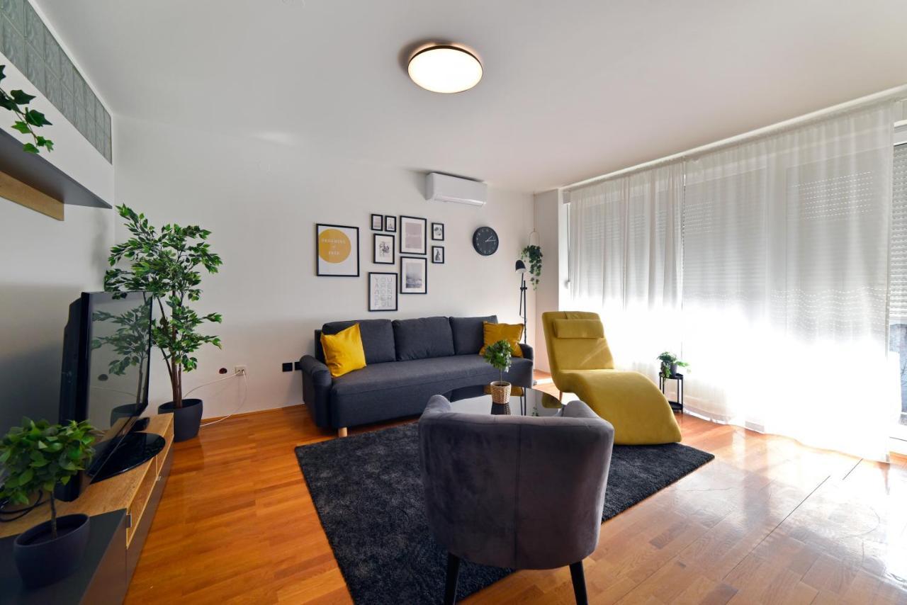 Lavir Apartment With Parking Zágráb Kültér fotó