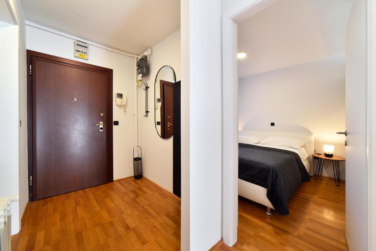 Lavir Apartment With Parking Zágráb Kültér fotó