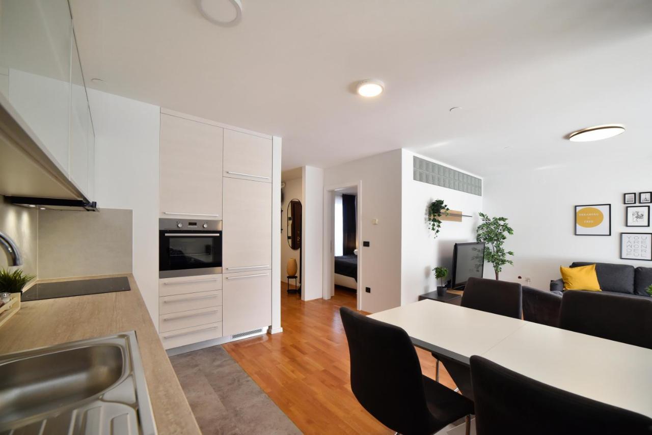Lavir Apartment With Parking Zágráb Kültér fotó