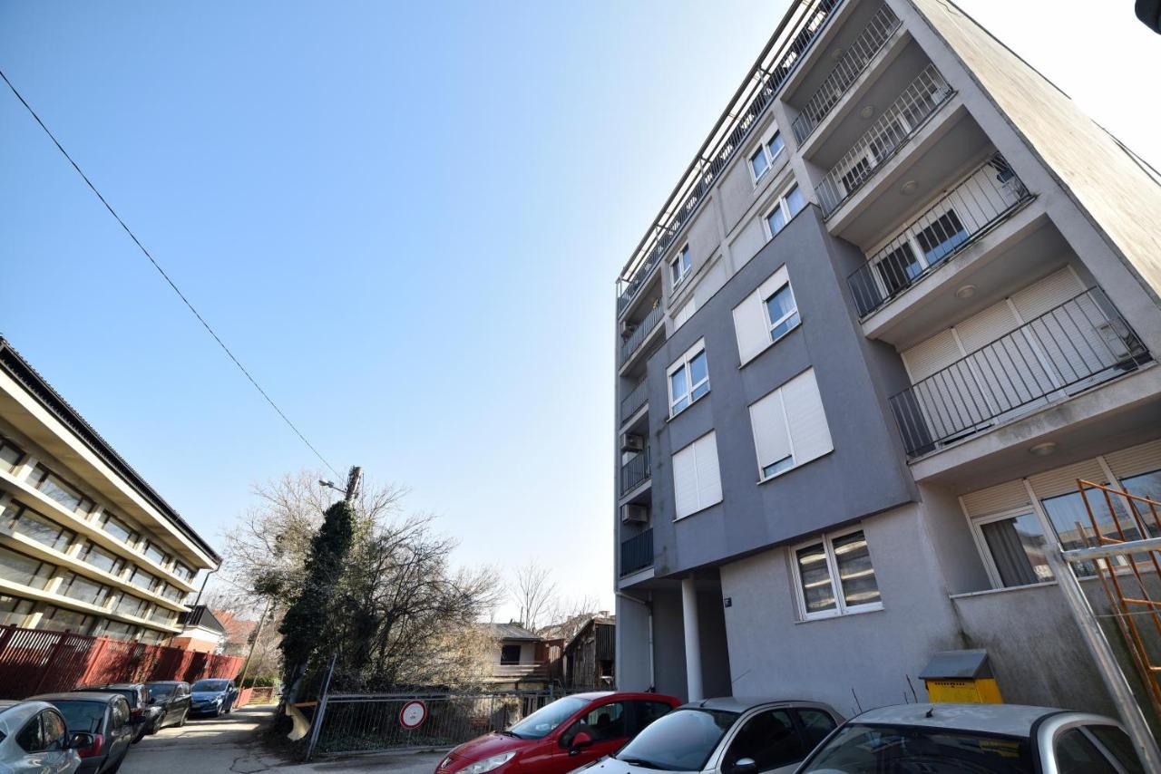 Lavir Apartment With Parking Zágráb Kültér fotó